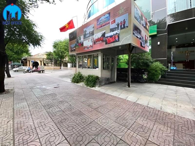 CAO ỐC BÁO NGƯỜI LAO ĐỘNG